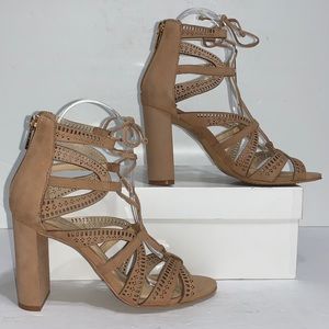 Vince Camuto Mindie Ghillie Sandals Size 6